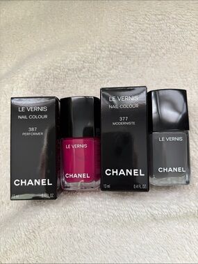 CHANEL Le Vernis Nail Polish - Performer#387, Moderniste #377. Brand new